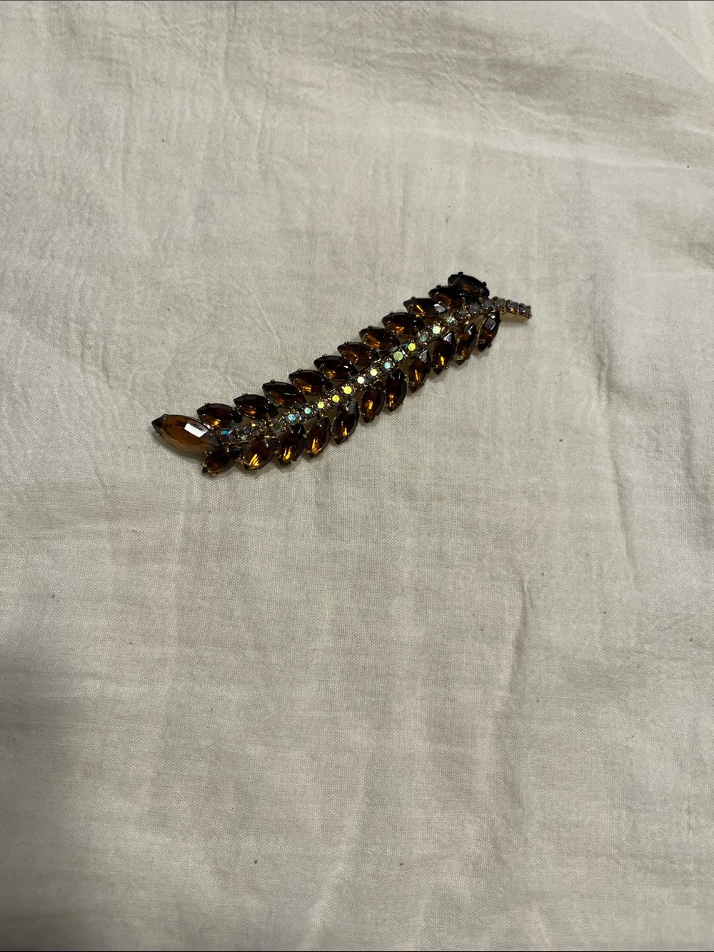 Vintage leaf pin in Amber